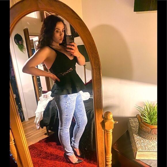 Top – Size Large Revamped Black Lace Mermaid Style - Picture 4 of 4